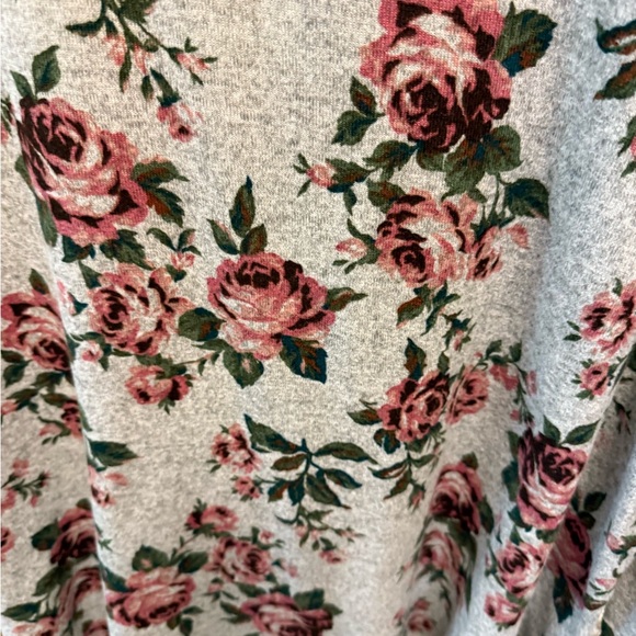 Terra & Sky Rose Floral Print Top Shirt with Ruffle Detail 1X 16W 18W - Picture 9 of 10